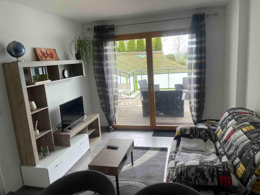 Appartement 4 Personnes Proche Lac Saint Point Montperreux Luaran gambar