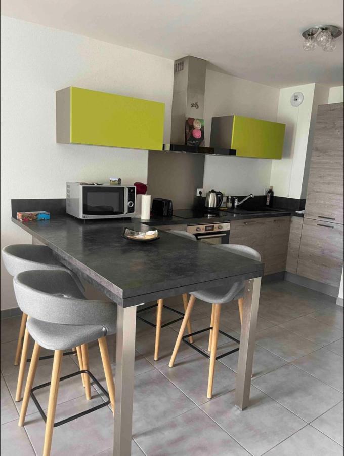 Appartement 4 Personnes Proche Lac Saint Point Montperreux Luaran gambar